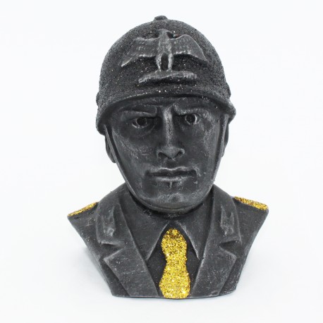 Mezzo busto di Mussolini con cravatta