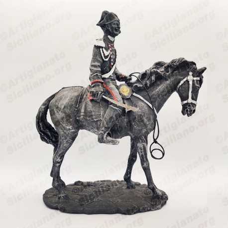 Carabiniere a cavallo in lava